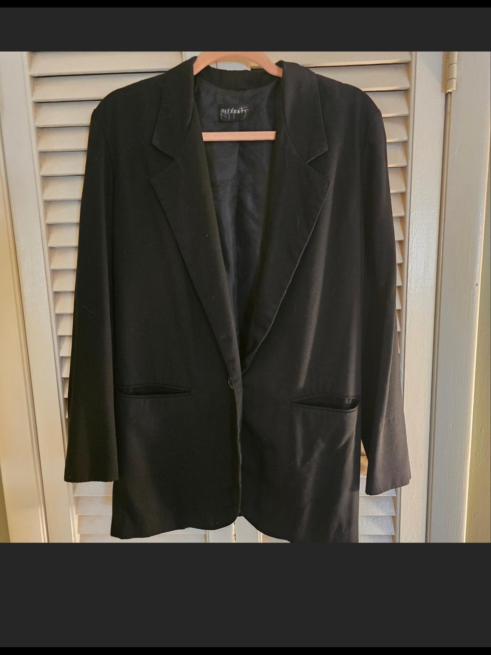 Rafferty Woman's Black Classic Blazer